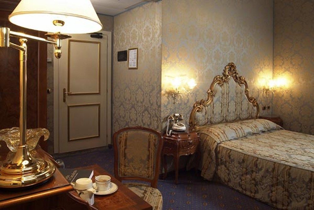 Al Ponte Antico Hotel Venice Room photo